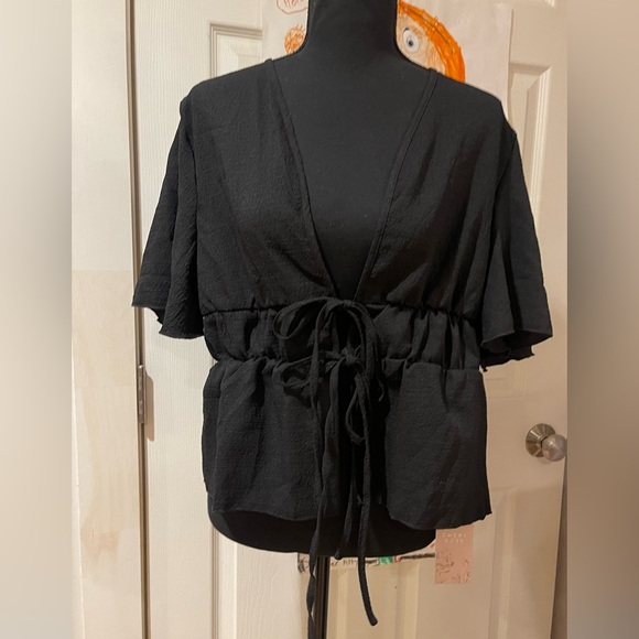 Emery Rose  Black Ruched Frill Short Sleeve Crop Top Size XL ( fits like L) - Picture 11 of 15